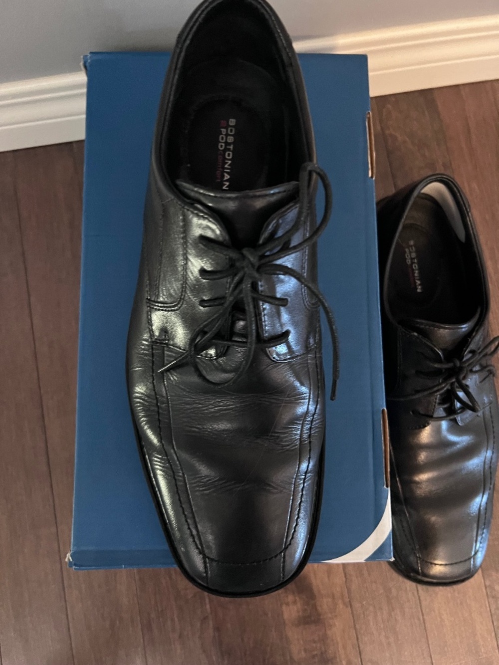 Black dress shoes